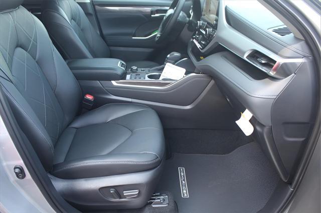 new 2025 Toyota Highlander car, priced at $53,804