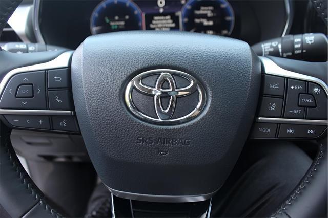new 2025 Toyota Highlander car, priced at $53,804
