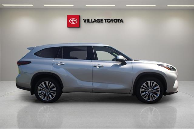 new 2025 Toyota Highlander car, priced at $53,804