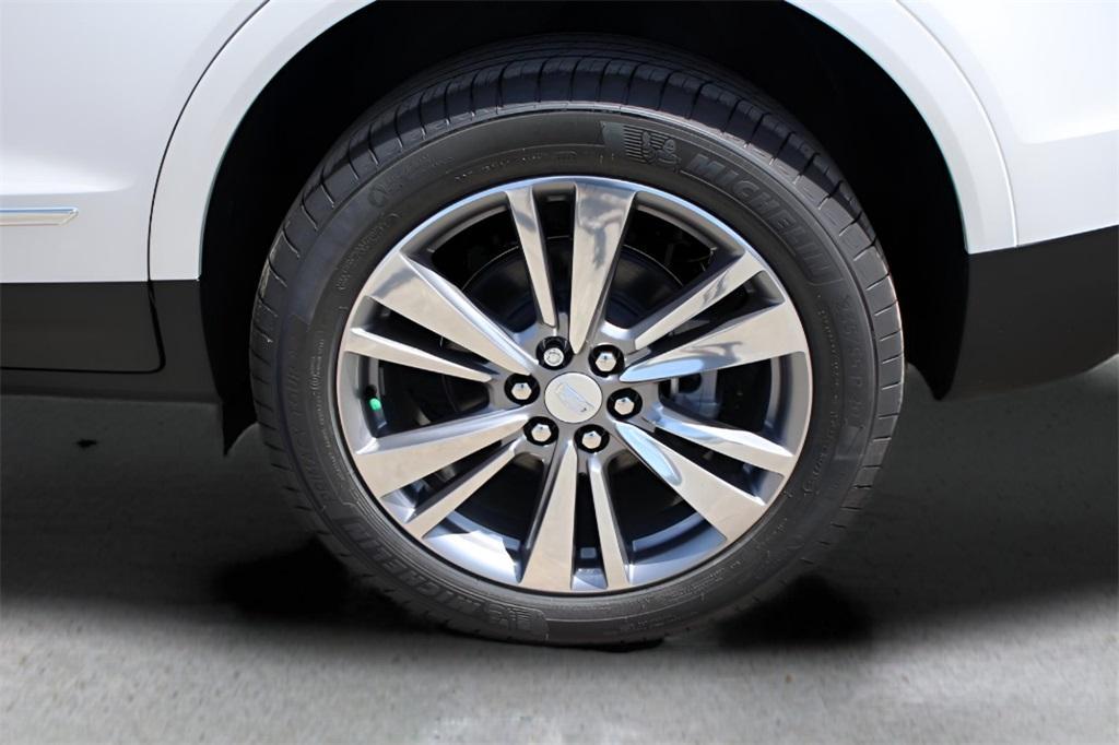 new 2025 Cadillac XT5 car, priced at $53,915