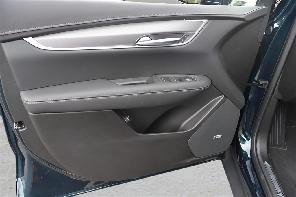 new 2026 Cadillac XT5 car, priced at $46,815