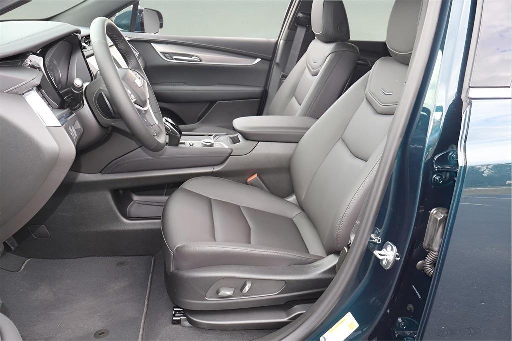 new 2026 Cadillac XT5 car, priced at $46,815