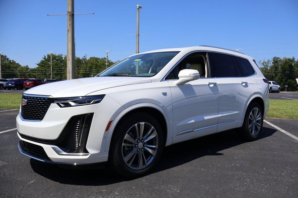 new 2025 Cadillac XT6 car, priced at $58,064