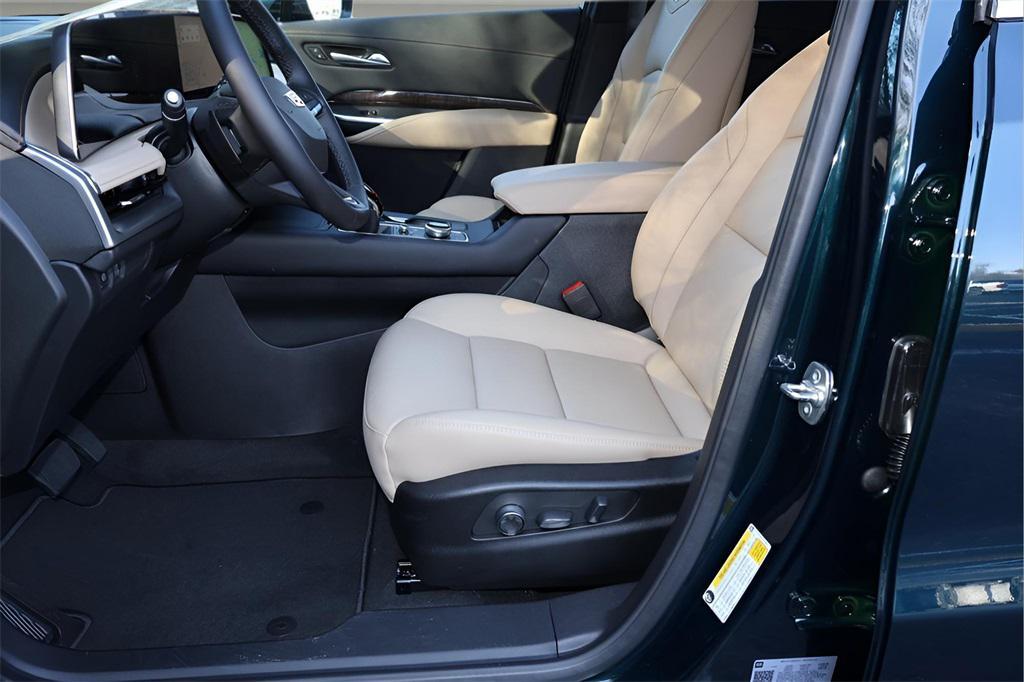 new 2025 Cadillac XT4 car, priced at $39,865