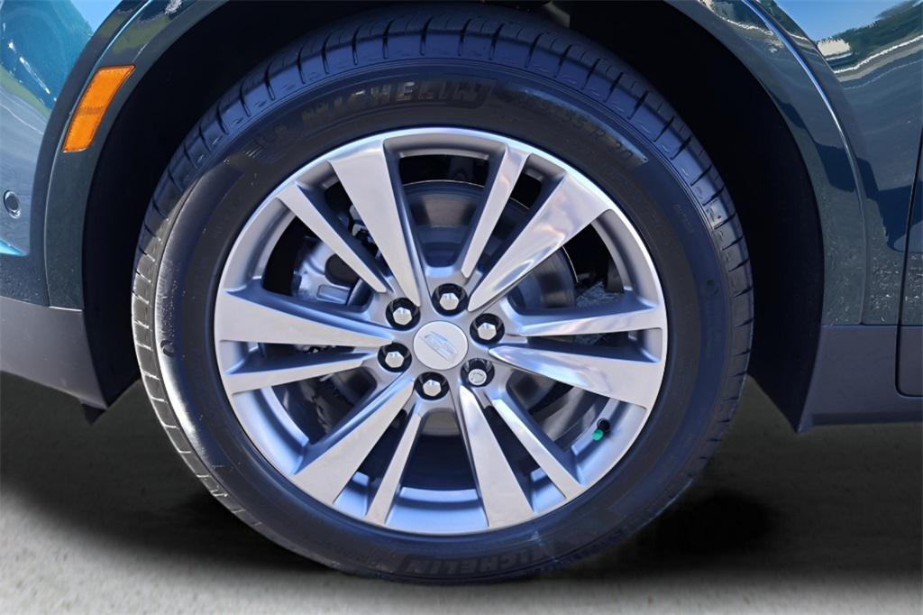 new 2026 Cadillac XT5 car, priced at $59,520