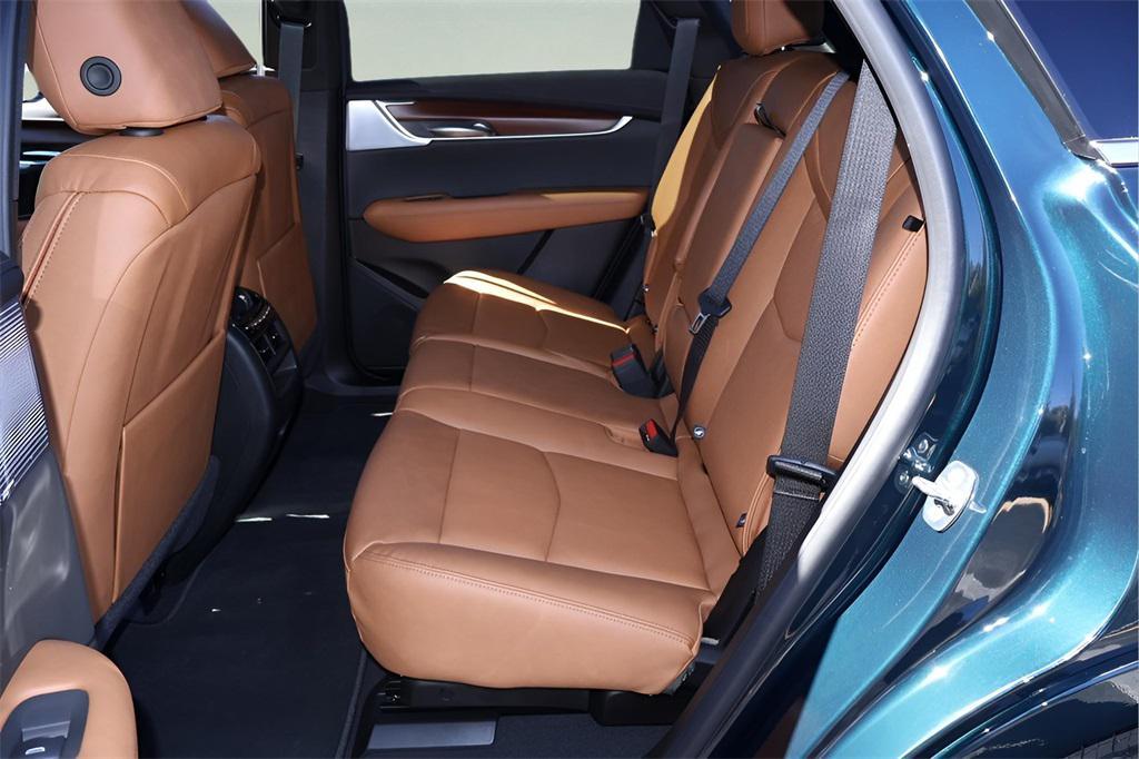 new 2026 Cadillac XT5 car, priced at $59,520