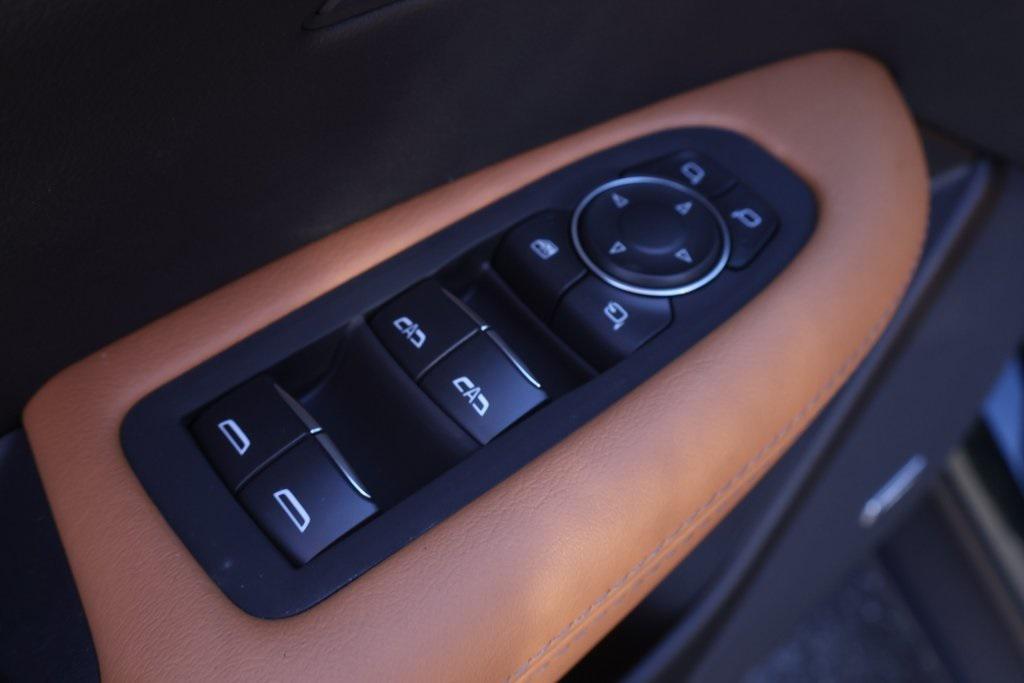 new 2026 Cadillac XT5 car, priced at $59,520