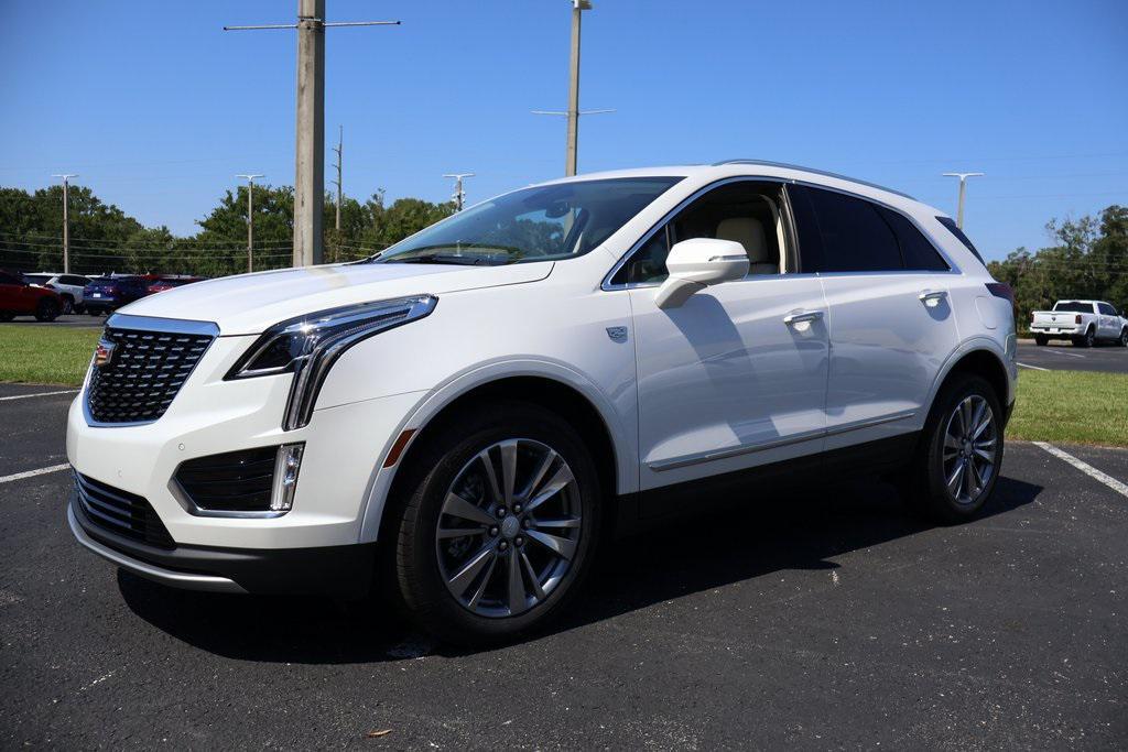new 2025 Cadillac XT5 car, priced at $54,314