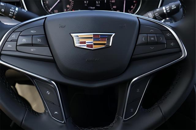 new 2025 Cadillac XT5 car, priced at $45,515