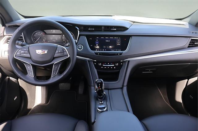 new 2025 Cadillac XT5 car, priced at $45,515