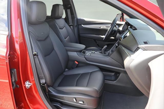 new 2025 Cadillac XT5 car, priced at $45,515
