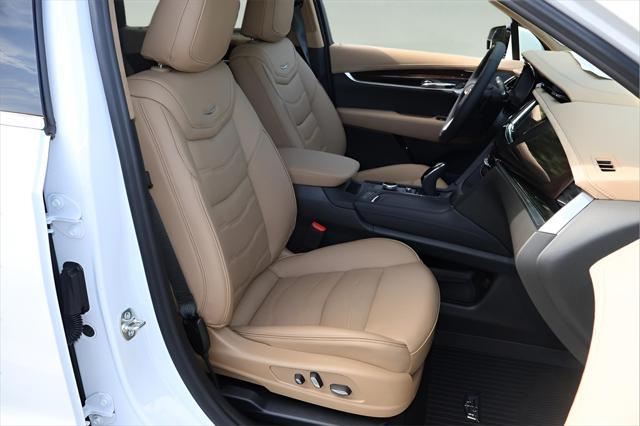 new 2025 Cadillac XT6 car, priced at $73,084