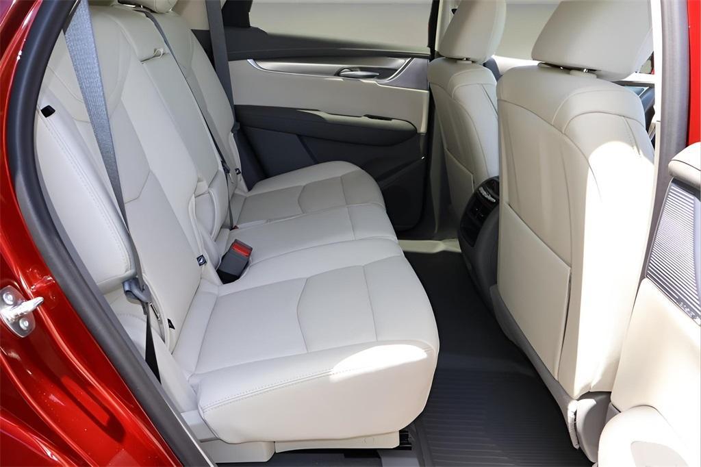 new 2025 Cadillac XT5 car, priced at $57,885