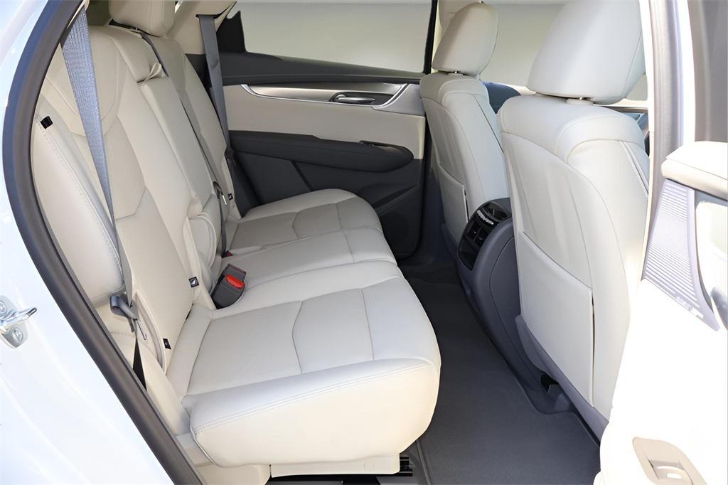 new 2025 Cadillac XT5 car, priced at $53,915