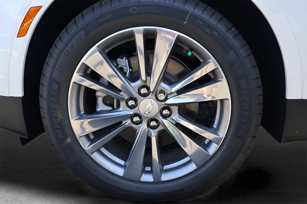 new 2025 Cadillac XT5 car, priced at $53,915
