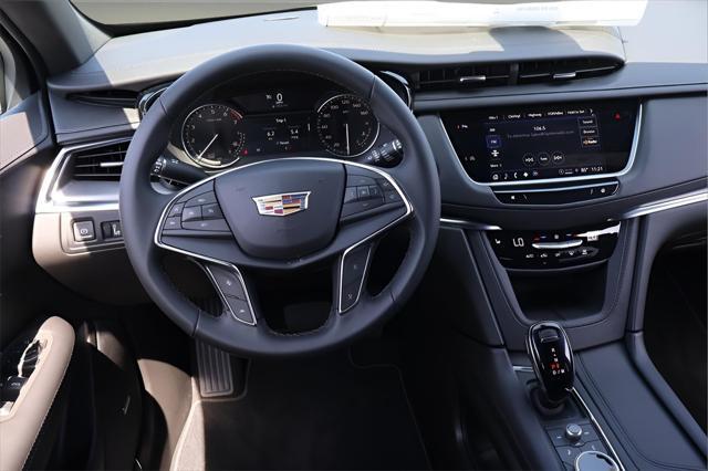 new 2025 Cadillac XT5 car, priced at $44,290
