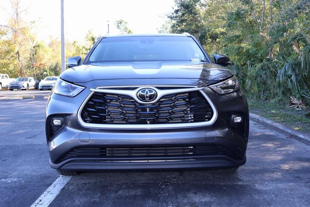 used 2024 Toyota Highlander car, priced at $42,881