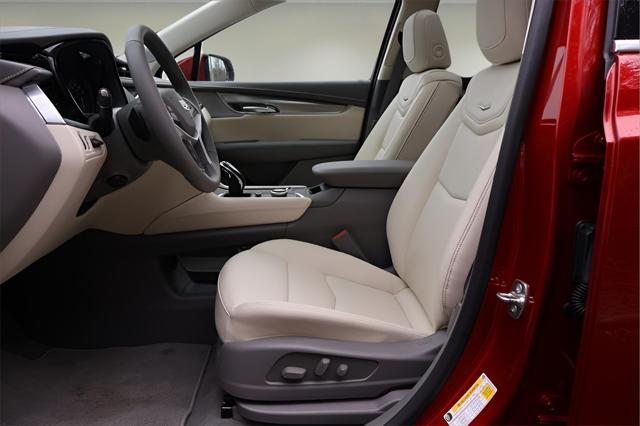 new 2025 Cadillac XT5 car, priced at $55,190