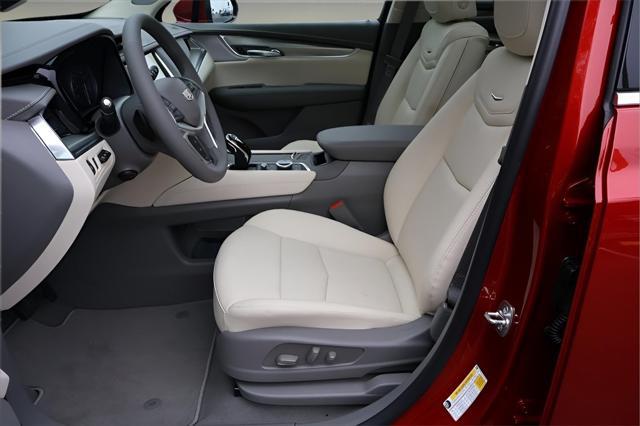 new 2025 Cadillac XT5 car, priced at $54,785