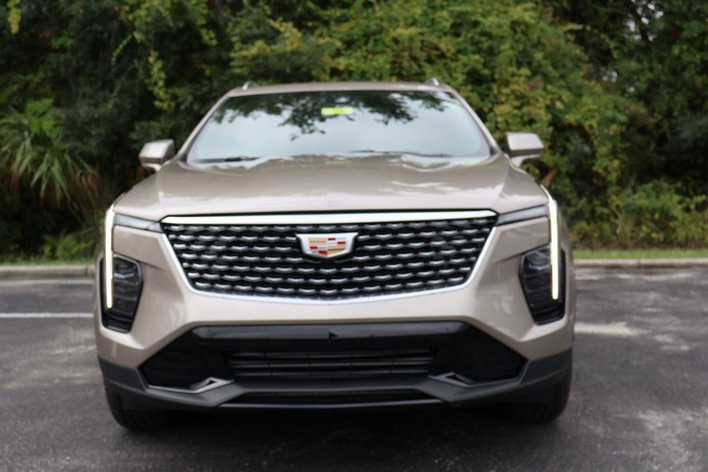 new 2025 Cadillac XT4 car, priced at $42,615