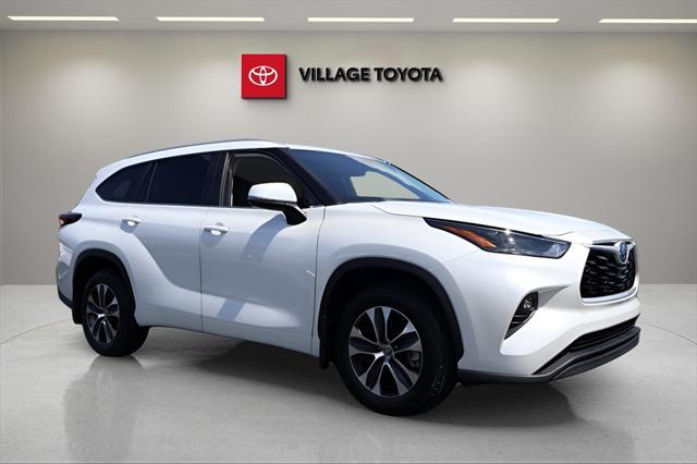 used 2024 Toyota Highlander Hybrid car, priced at $44,882