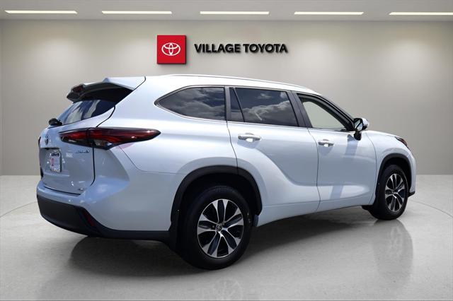used 2024 Toyota Highlander Hybrid car, priced at $44,882