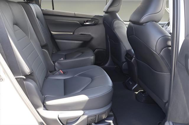 used 2024 Toyota Highlander Hybrid car, priced at $44,882