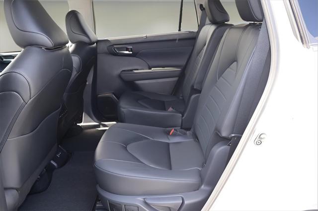 used 2024 Toyota Highlander Hybrid car, priced at $44,882