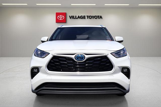 used 2024 Toyota Highlander Hybrid car, priced at $44,882