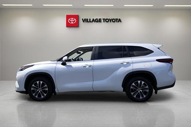 used 2024 Toyota Highlander Hybrid car, priced at $44,882