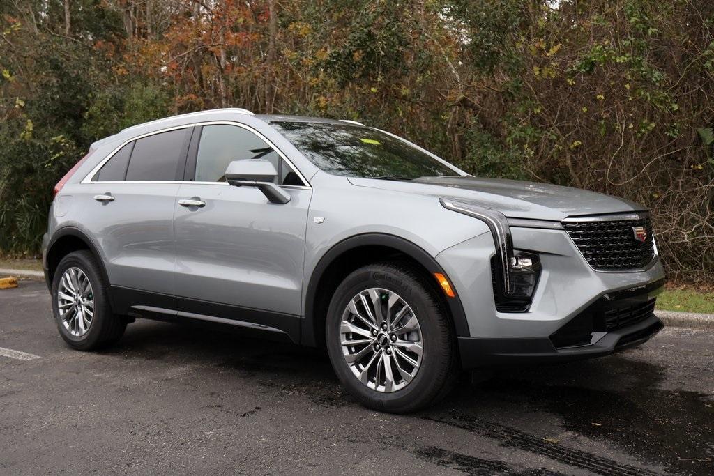 new 2025 Cadillac XT4 car, priced at $47,300