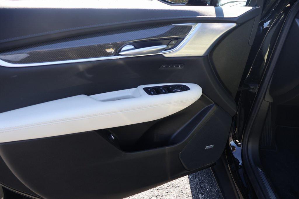 new 2026 Cadillac XT5 car, priced at $62,720