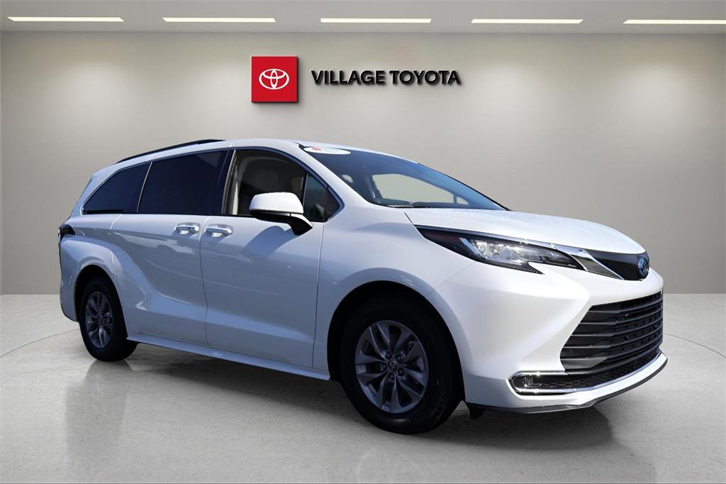 used 2022 Toyota Sienna car, priced at $41,641