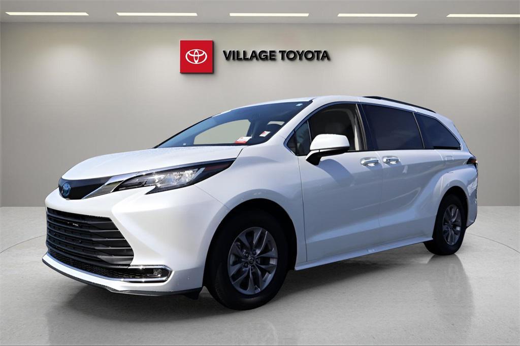 used 2022 Toyota Sienna car, priced at $41,641