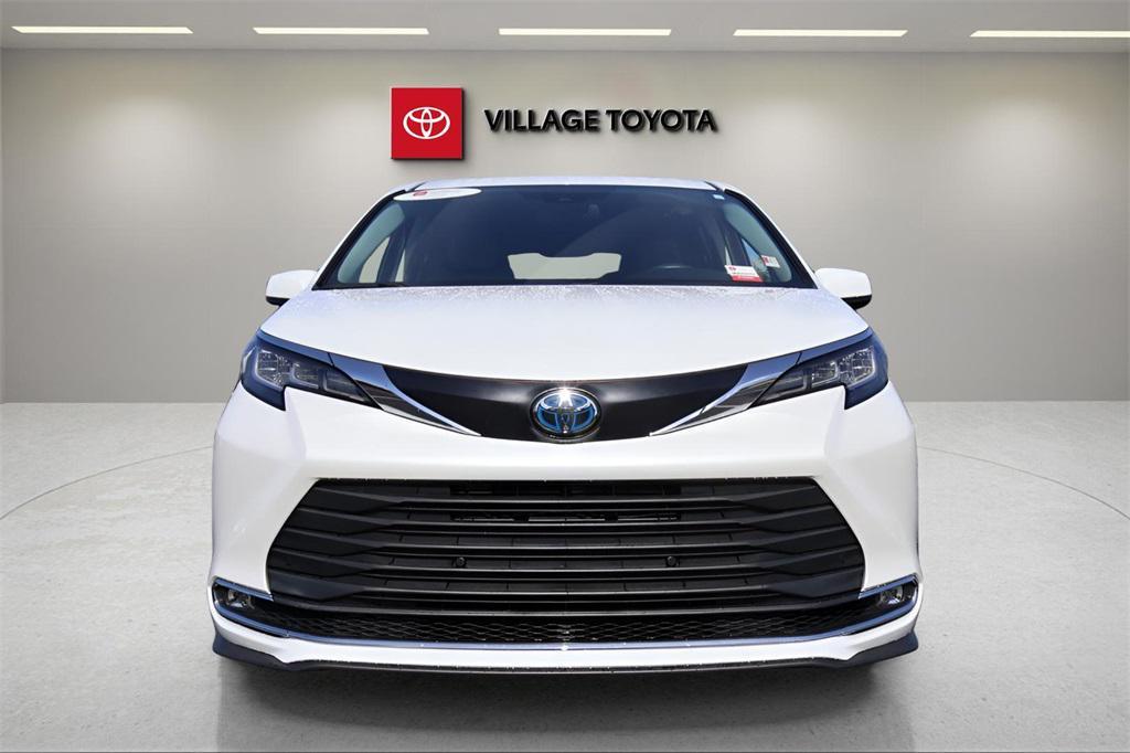 used 2022 Toyota Sienna car, priced at $41,641