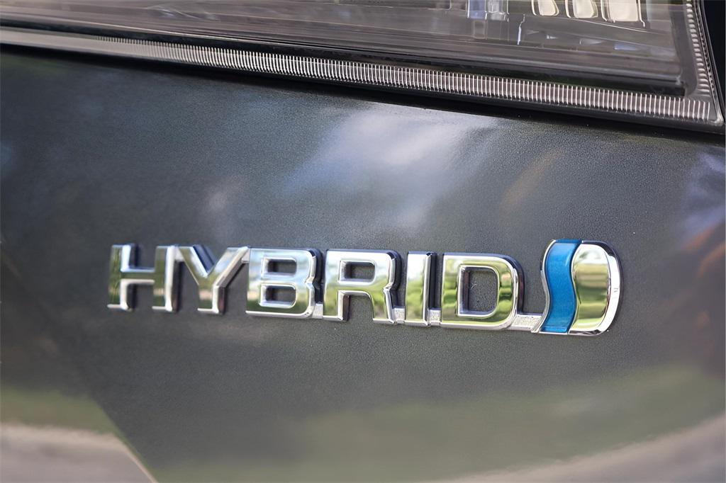 used 2023 Toyota Highlander Hybrid car, priced at $40,151