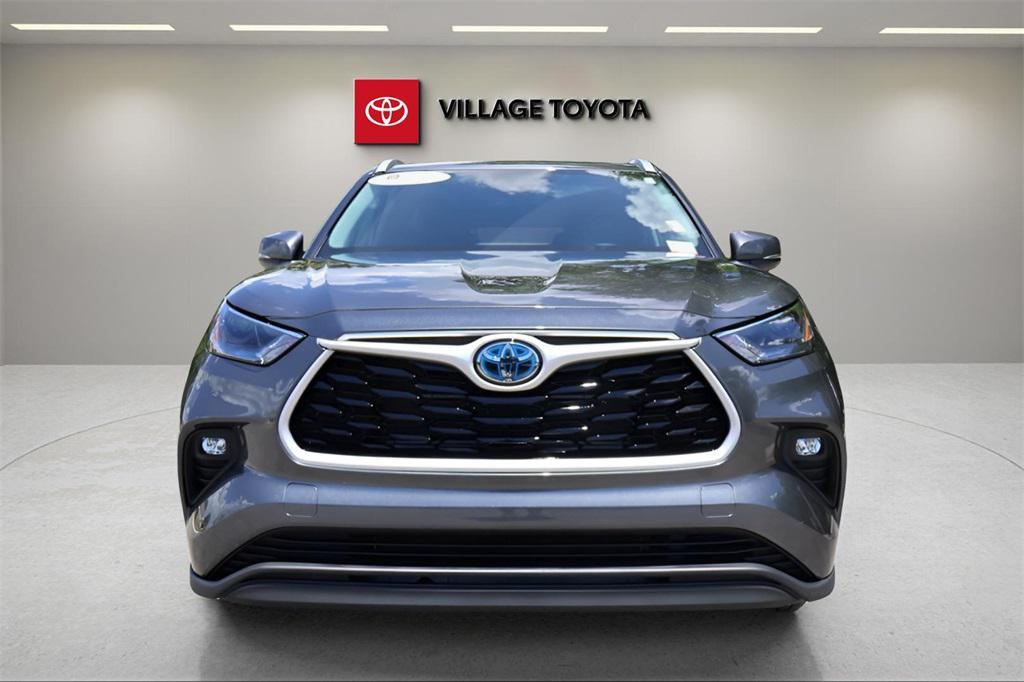 used 2023 Toyota Highlander Hybrid car, priced at $40,151