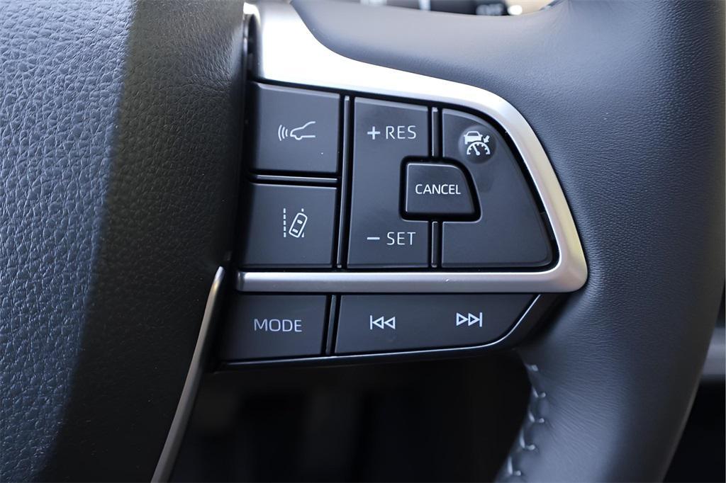 used 2023 Toyota Highlander Hybrid car, priced at $40,151