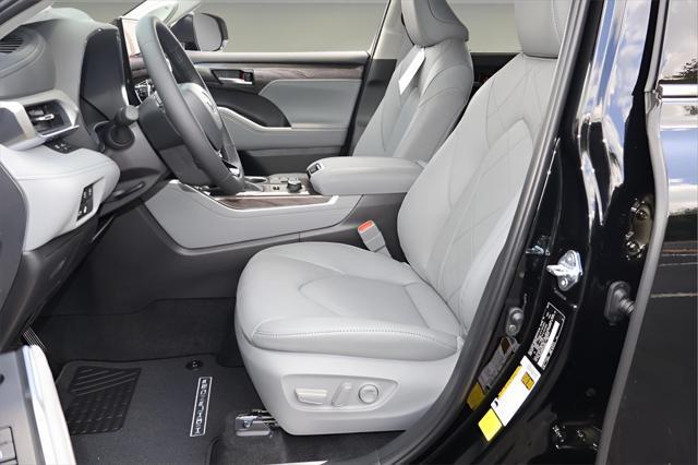new 2025 Toyota Highlander car, priced at $54,392