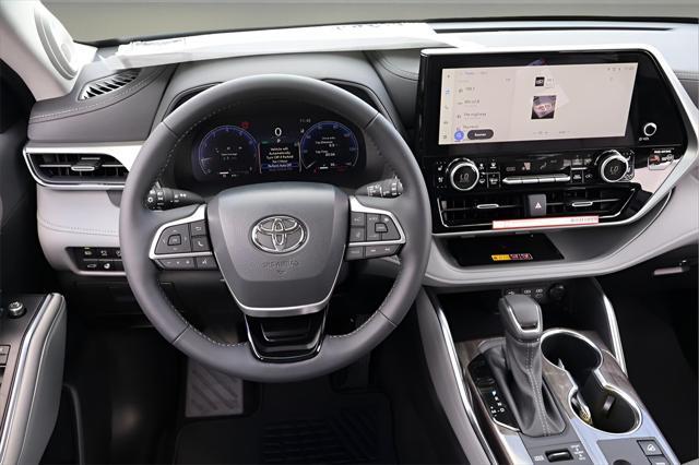 new 2025 Toyota Highlander car, priced at $54,392