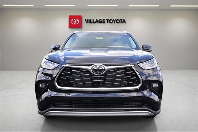 new 2025 Toyota Highlander car, priced at $54,392