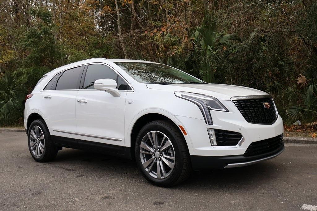 new 2025 Cadillac XT5 car, priced at $54,215