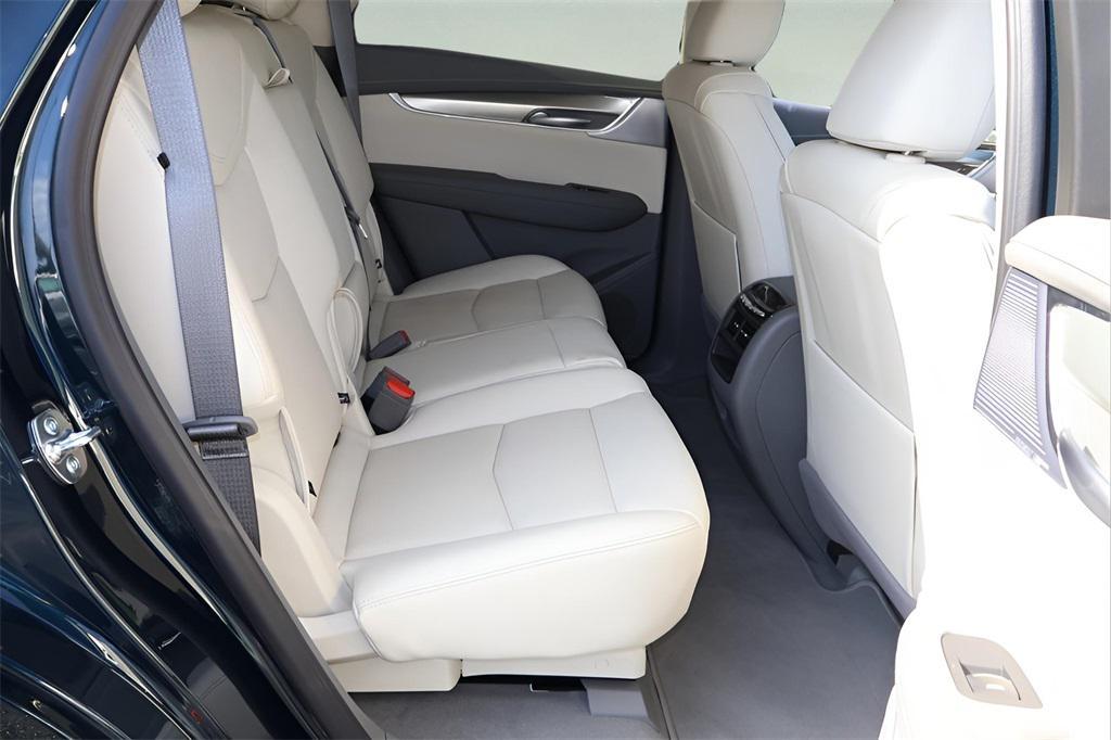 new 2025 Cadillac XT5 car, priced at $51,415