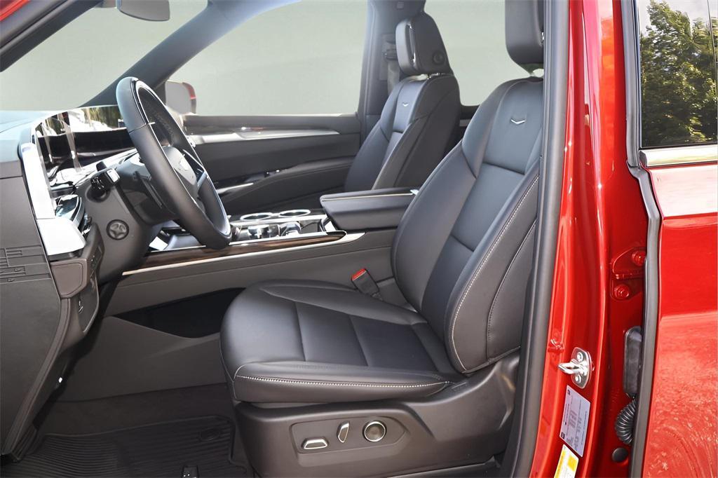 new 2025 Cadillac Escalade ESV car, priced at $96,165