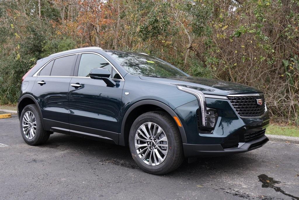 new 2025 Cadillac XT4 car, priced at $42,615