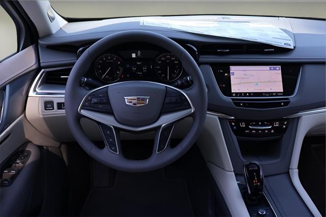 new 2025 Cadillac XT5 car, priced at $54,015