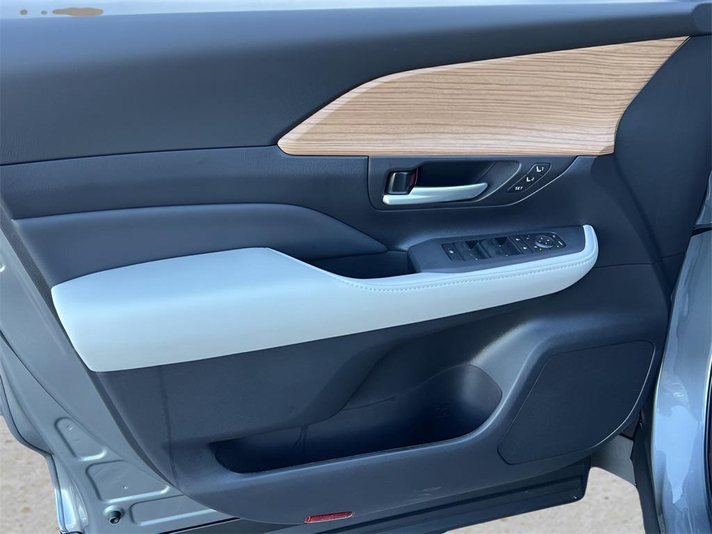 new 2026 Toyota Grand Highlander car, priced at $55,021