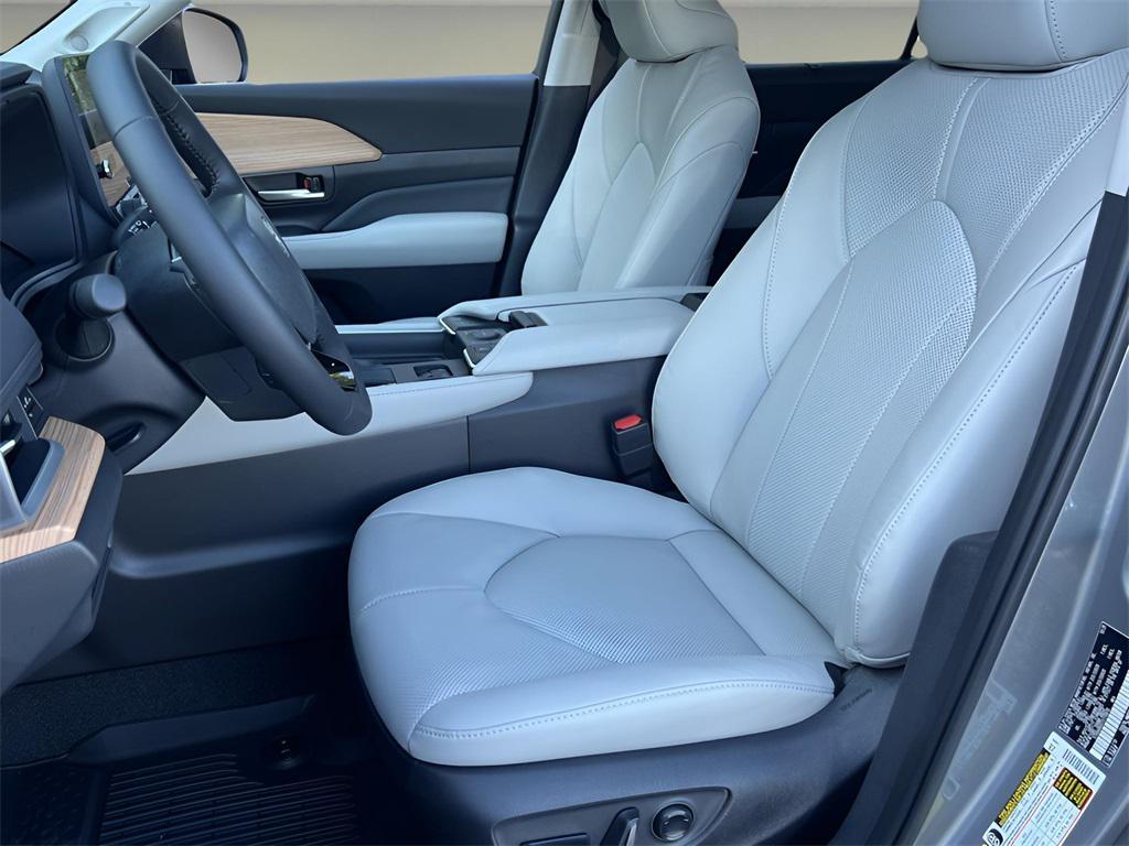 new 2026 Toyota Grand Highlander car, priced at $55,021