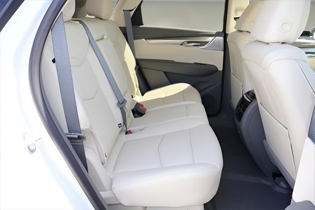 new 2025 Cadillac XT5 car, priced at $57,180