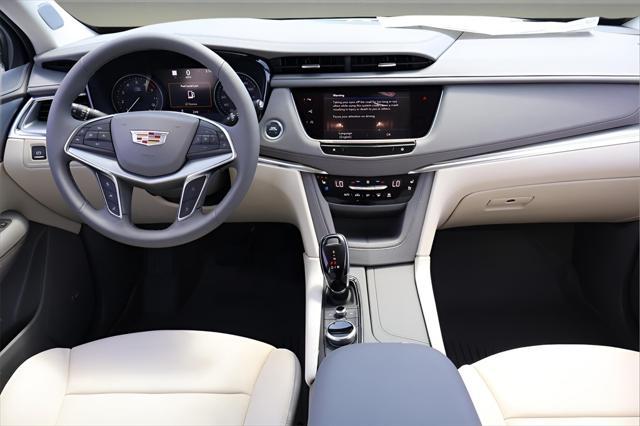 new 2025 Cadillac XT5 car, priced at $57,180